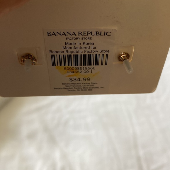 NWT Banana Republic Earrings - Picture 4 of 5
